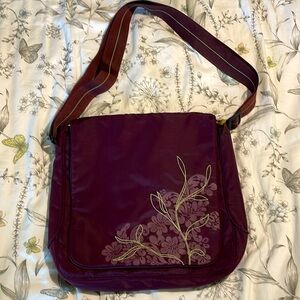 EDDIE BAUER Nylon Messenger Bag converts to Long Crossbody. NWOT